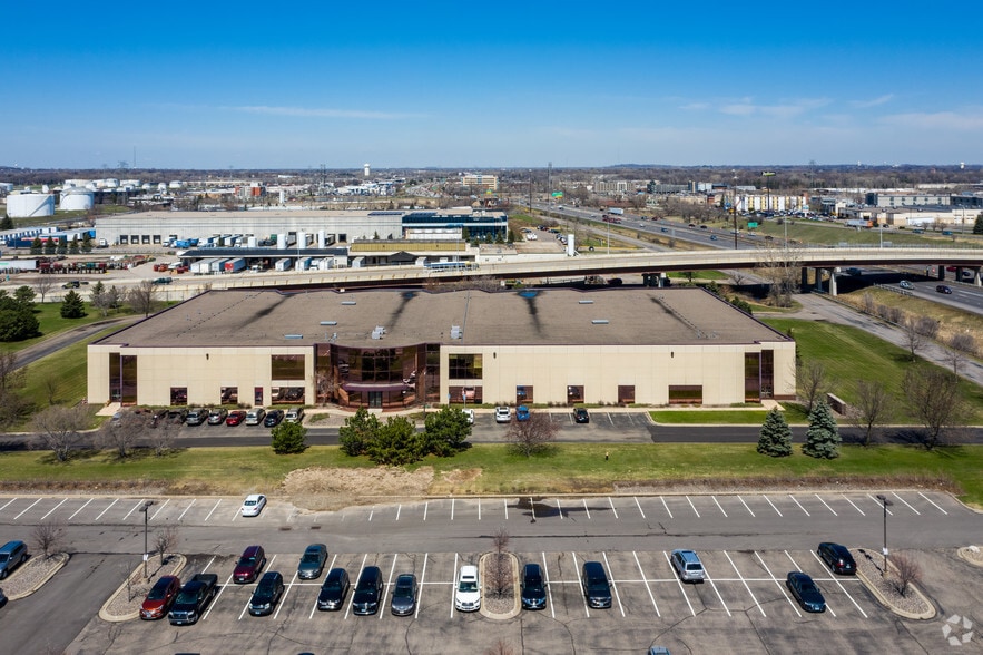 2421 Rosegate, Roseville, MN à louer - Aérien – Image 2 sur 5