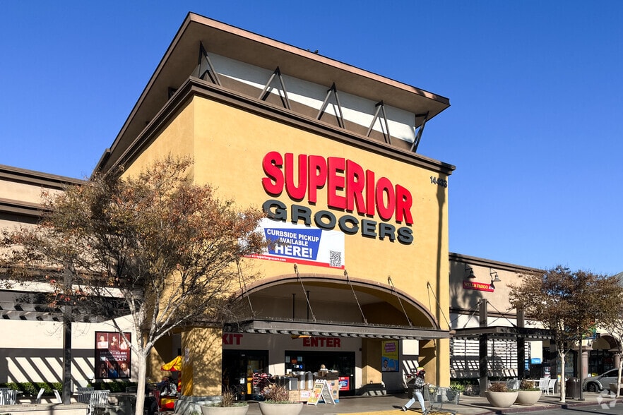 14503 Ramona Blvd, Baldwin Park, CA à louer - Photo principale – Image 1 sur 13