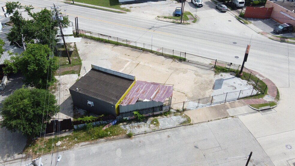 4010 N Main St, Houston, TX à louer - Photo de l’immeuble – Image 2 sur 5