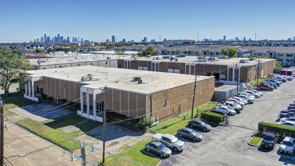 6855 Wynnwood Ln, Houston, TX à louer - Photo de l’immeuble – Image 2 sur 4