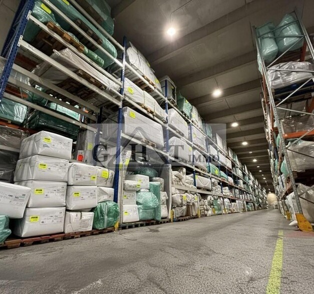 Industriel/Logistique dans Sarcelles à vendre - Photo intérieure – Image 2 sur 5