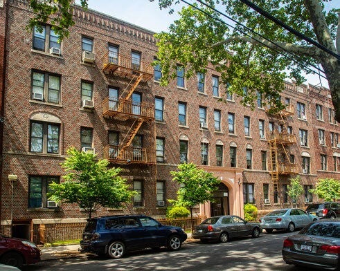 983 46th St, Brooklyn, NY à vendre - Photo principale – Image 1 sur 4