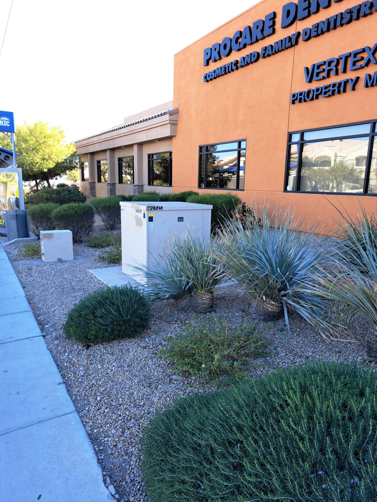 9155 W Flamingo Rd, Las Vegas, NV à louer Photo de l’immeuble– Image 1 sur 2