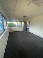 1575 W University Dr, Tempe, AZ à louer Photo intérieure– Image 2 sur 10