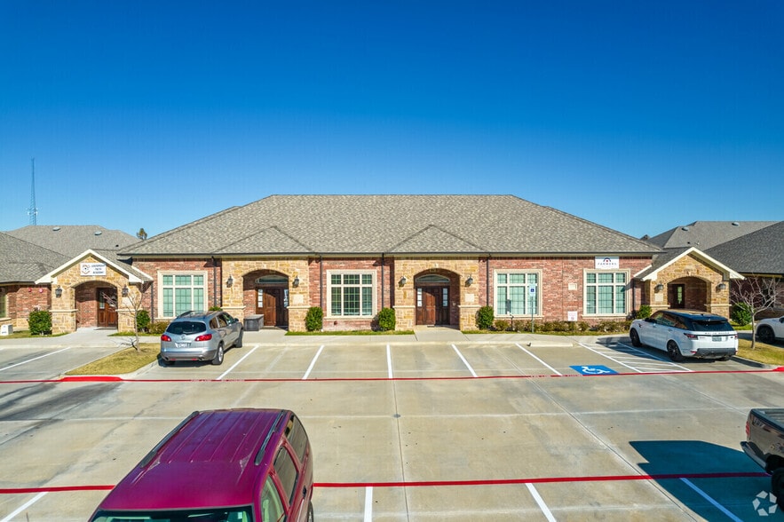 425 Old Newman Rd, Frisco, TX à louer - Photo de l’immeuble – Image 2 sur 14