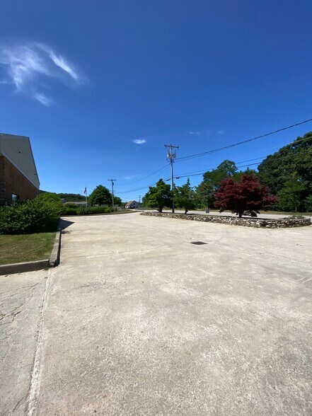 40 Holman Rd, Plymouth, MA à vendre - Photo de l’immeuble – Image 3 sur 12