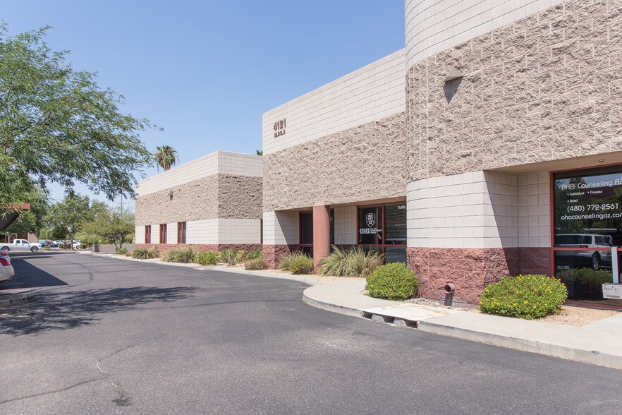 4121 E Valley Auto Dr, Mesa, AZ à vendre - Photo de l’immeuble – Image 2 sur 19