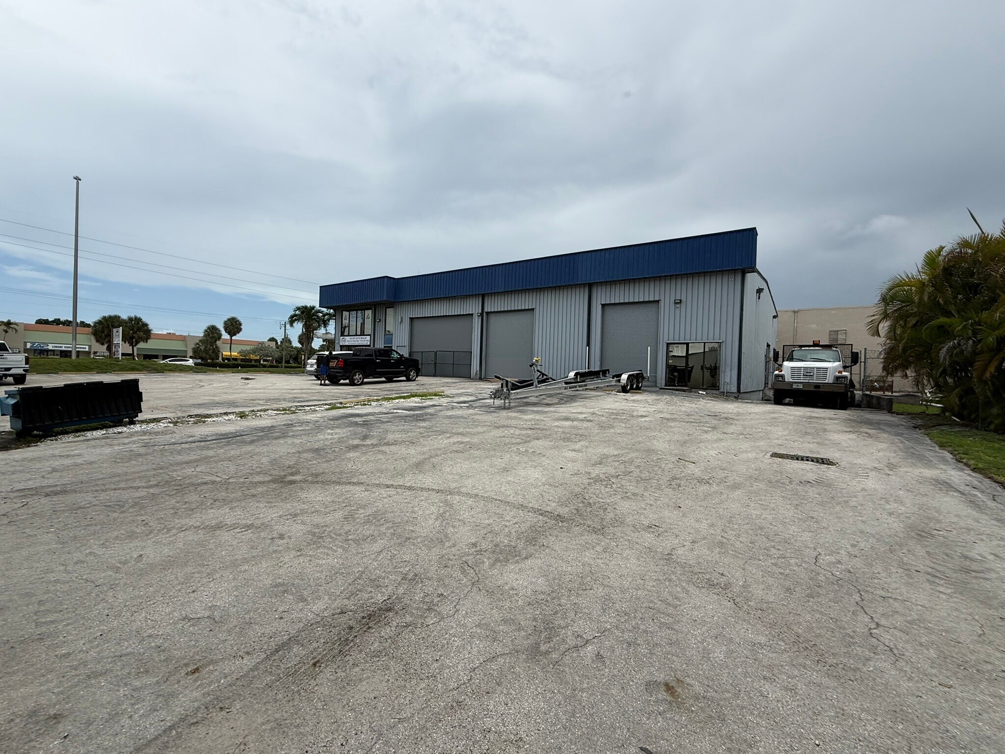 1851 N Powerline Rd, Pompano Beach, FL à louer Photo de l’immeuble– Image 1 sur 13