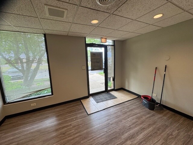 4260 Westbrook Dr, Aurora, IL à louer - Photo de l’immeuble – Image 3 sur 14