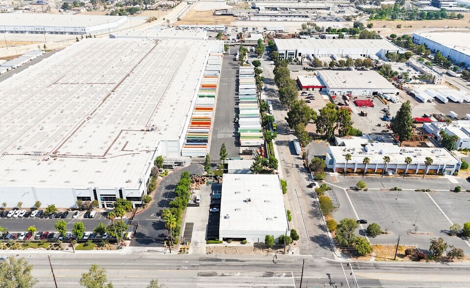 580 E Mill St, San Bernardino, CA à louer - Photo de l’immeuble – Image 1 sur 6