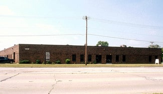 Plus de détails pour 1229 E Algonquin Rd, Arlington Heights, IL - Local d’activités à vendre