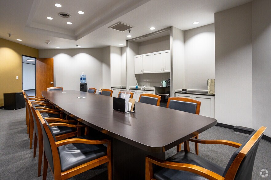 10600 Corporate Dr, Stafford, TX à louer - Photo intérieure – Image 3 sur 14