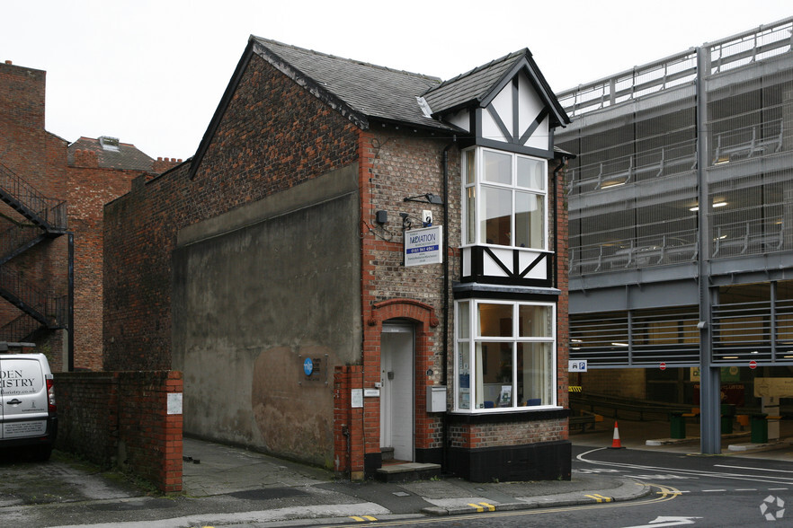 28 High St, Altrincham à louer - Photo principale – Image 1 sur 4