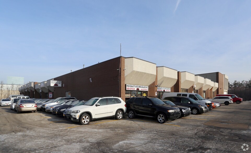 4544 Dufferin St, Toronto, ON à louer - Photo de l’immeuble – Image 2 sur 7