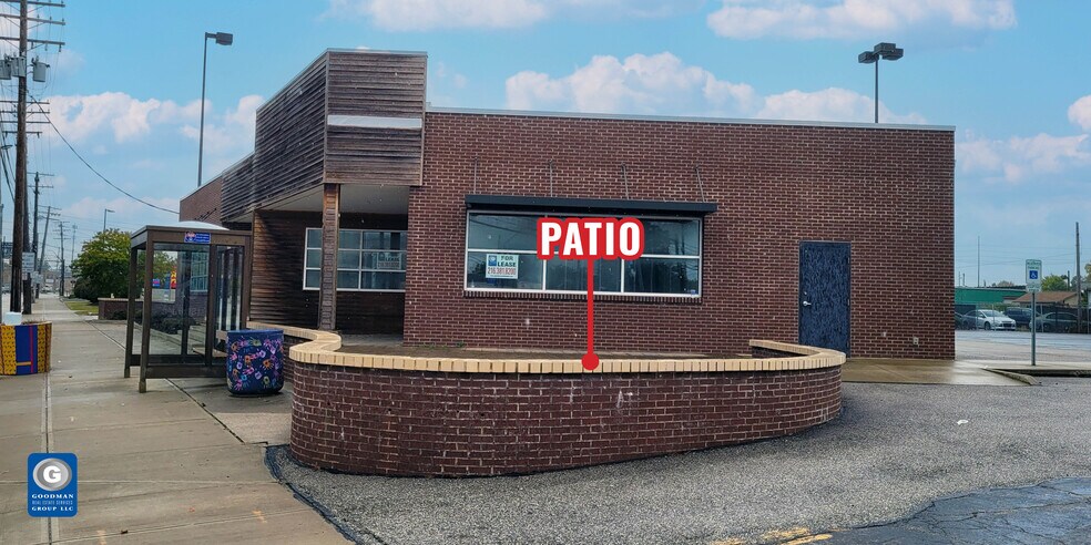 13860 Lorain Ave, Cleveland, OH à louer - Photo de l’immeuble – Image 2 sur 7