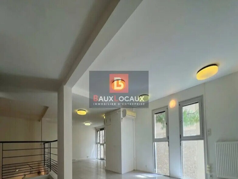 Bureau dans Avignon à louer - Photo de l’immeuble – Image 2 sur 7