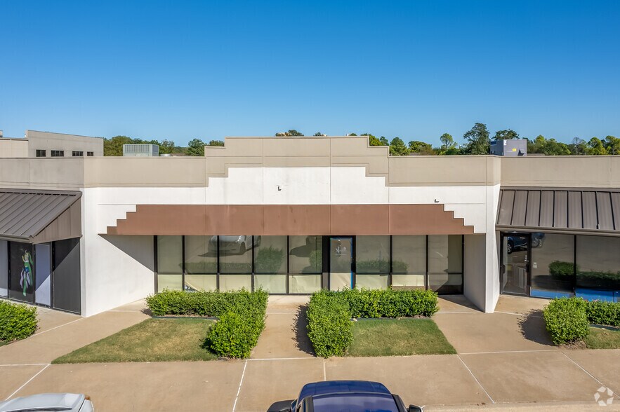 1660 E 71st St, Tulsa, OK à louer - Photo de l’immeuble – Image 3 sur 4