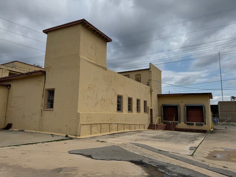 226-232 Rivas St, San Antonio, TX à vendre - Photo de l’immeuble – Image 2 sur 17