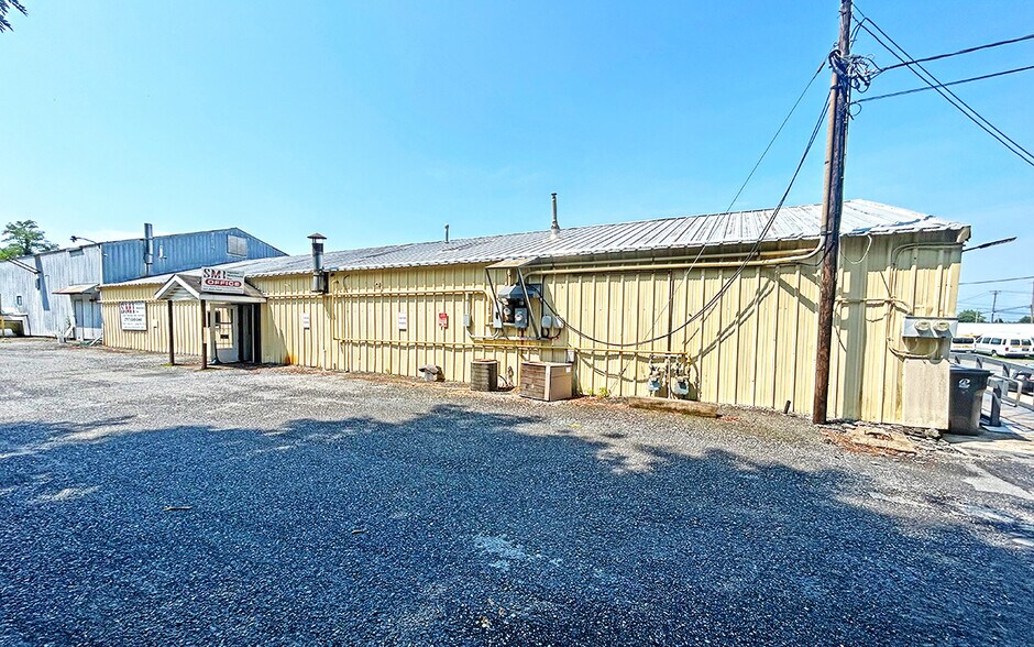 1779 W Trindle Rd, Carlisle, PA à louer - Photo de l’immeuble – Image 1 sur 15