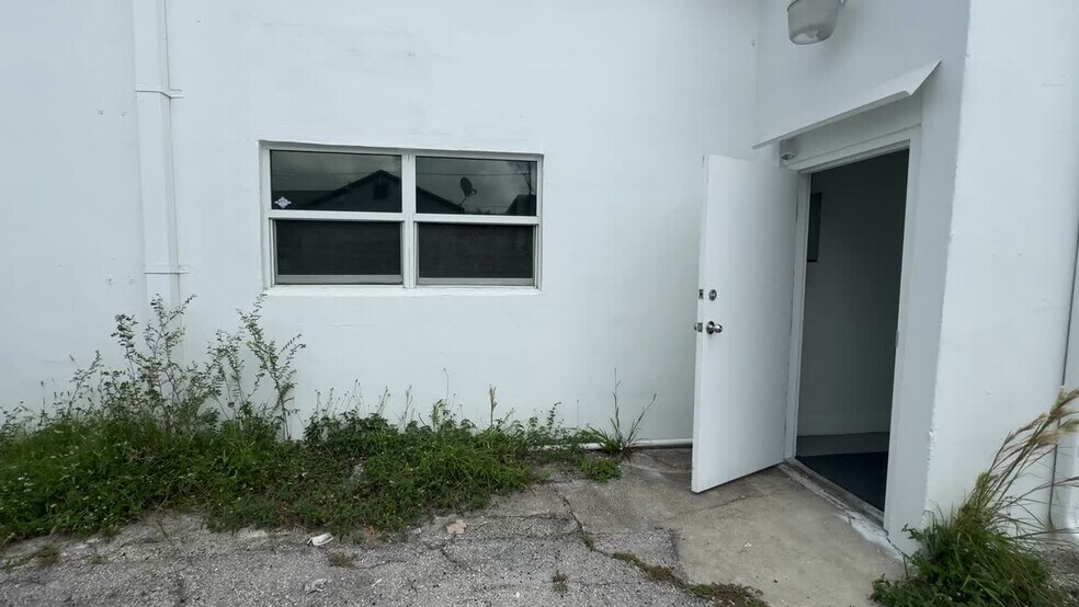 1160 NE 24th Ct, Wilton Manors, FL à louer - Vidéo sur l’annonce professionnelle – Image 2 sur 11