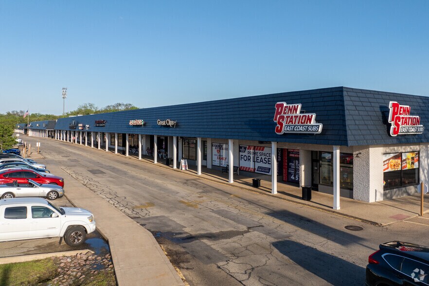 4700 N University St, Peoria, IL à louer - Photo principale – Image 1 sur 15