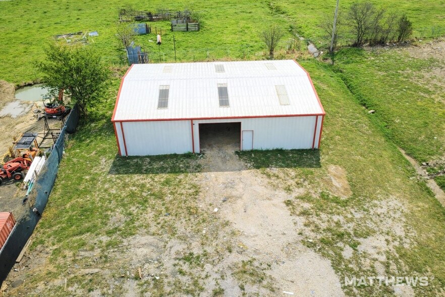 1217 Foundation Dr, Pilot Point, TX à vendre - Photo de l’immeuble – Image 2 sur 3