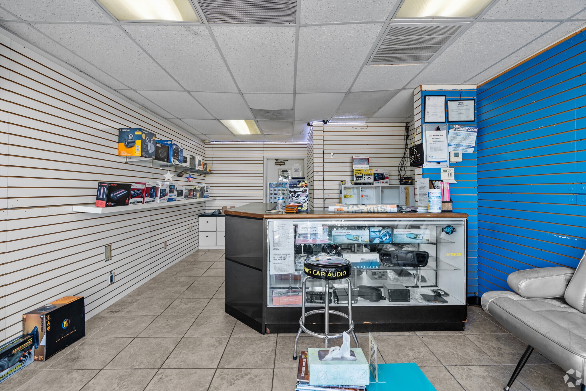 2530 W Commercial Blvd, Tamarac, FL à louer Photo de l’immeuble– Image 1 sur 14