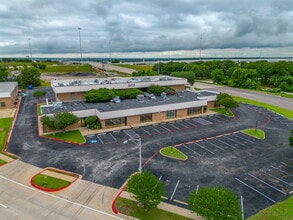 6451 Brentwood Stair Rd, Fort Worth, TX à louer Photo intérieure– Image 1 sur 17