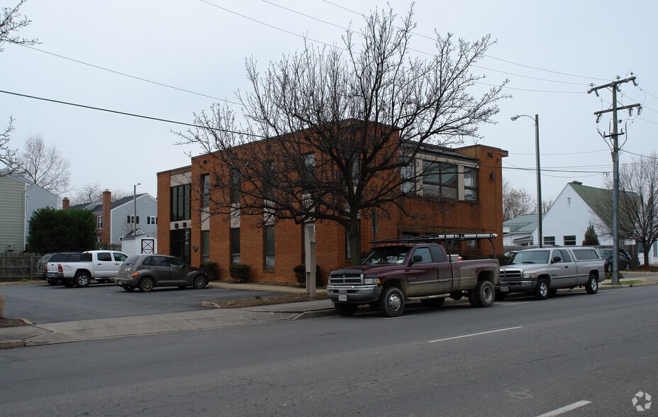 510 Princess Anne St, Fredericksburg, VA à louer - Photo de l’immeuble – Image 2 sur 20