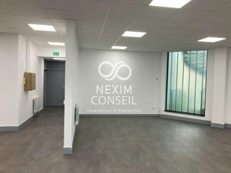 Bureau dans Saint-Denis à louer - Photo de l’immeuble – Image 3 sur 15
