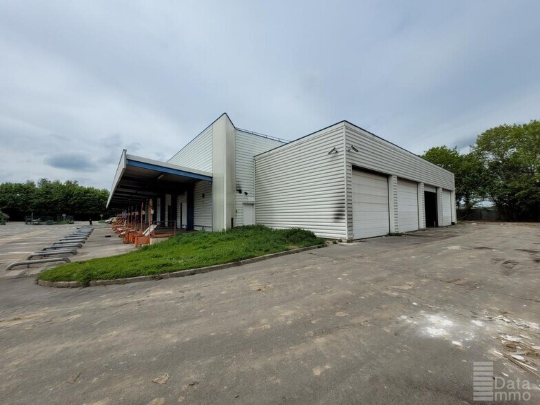 Industriel/Logistique dans Ferrières-en-Brie à louer - Photo de l’immeuble – Image 3 sur 7