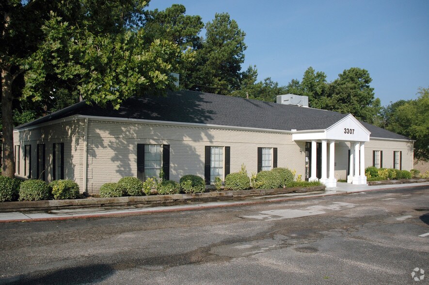 3305 W Davis St, Conroe, TX à louer - Photo de l’immeuble – Image 2 sur 6