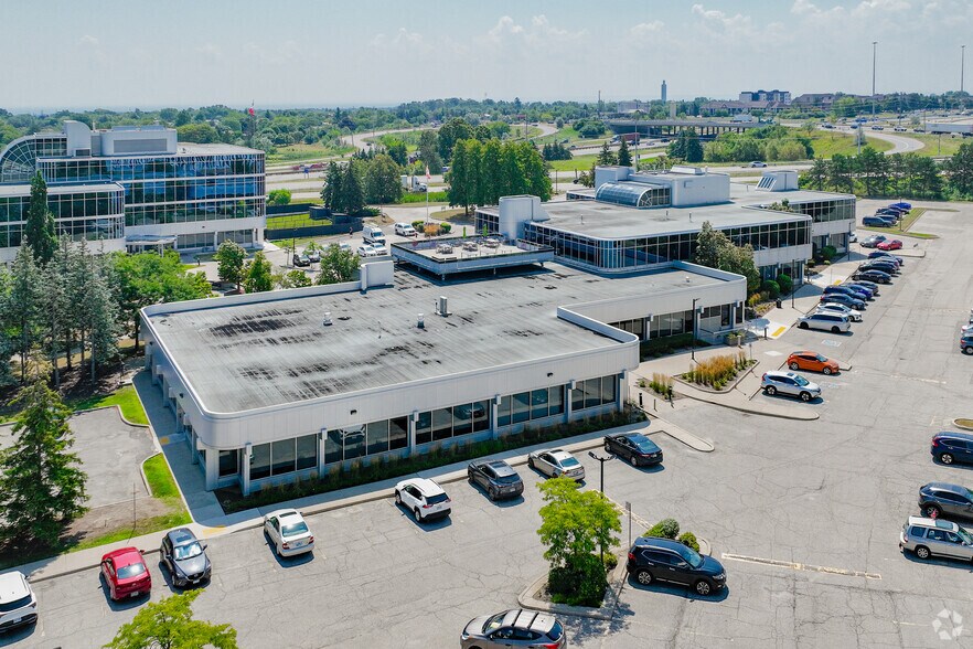 2695 N Sheridan Way, Mississauga, ON à louer - Photo de l’immeuble – Image 2 sur 3