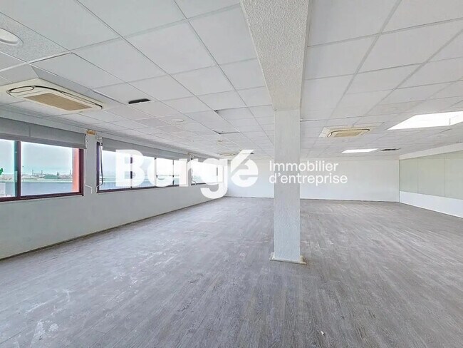 Plus de détails pour Bureau à vendre
