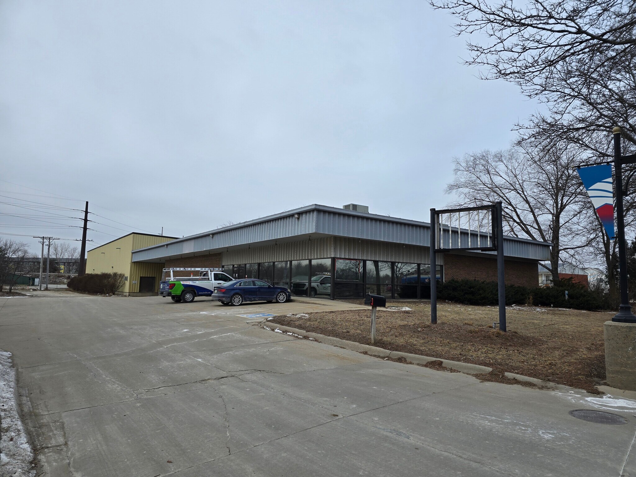 218 2nd St, Coralville, IA à vendre Photo principale– Image 1 sur 61