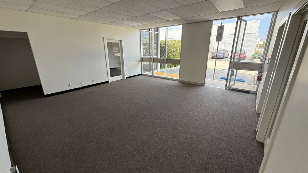 2005 Palma Dr, Ventura, CA à louer - Photo de l’immeuble – Image 2 sur 6