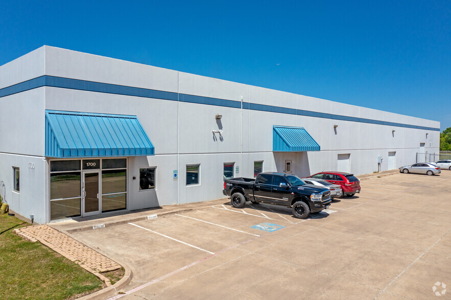 1700 111th St, Grand Prairie, TX à louer - Photo principale – Image 1 sur 23