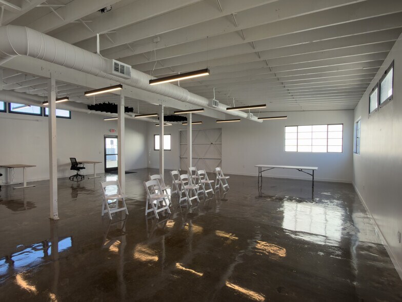 1984 Placentia Ave, Costa Mesa, CA à louer - Photo de l’immeuble – Image 3 sur 8