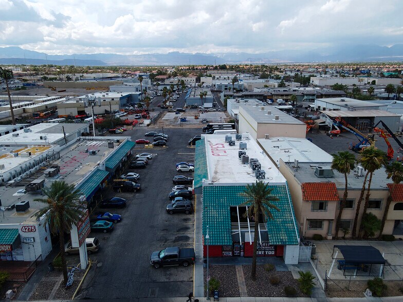 4275 Arville St, Las Vegas, NV à louer - Photo de l’immeuble – Image 3 sur 19