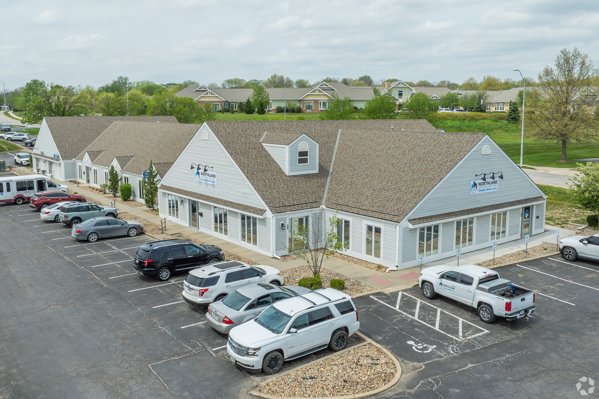 5703-5713 NW 64th Ter, Kansas City, MO à vendre Photo principale– Image 1 sur 21