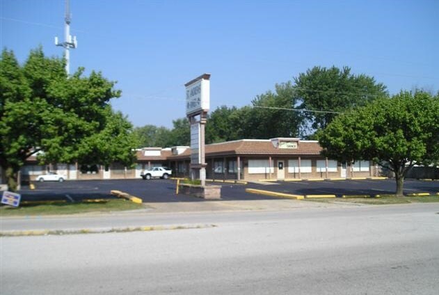 2015-2039 Campus Dr, Saint Charles, MO à louer - Photo de l’immeuble – Image 2 sur 2