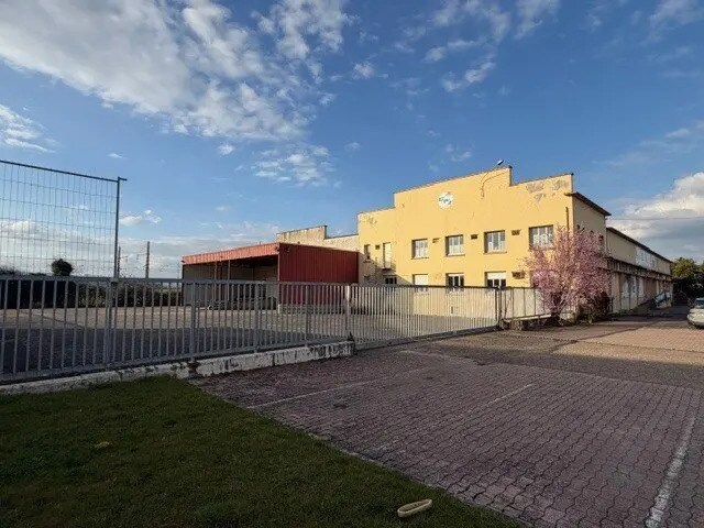 Local d'activités dans Varennes-lès-Mâcon à vendre Photo de l’immeuble– Image 1 sur 8