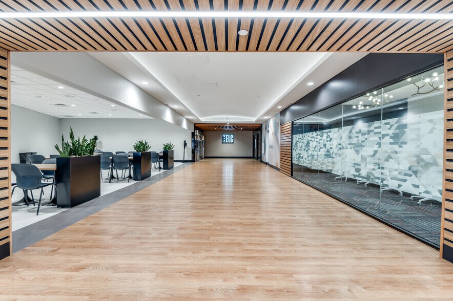 600 E Las Colinas Blvd, Irving, TX à louer - Photo intérieure – Image 3 sur 25