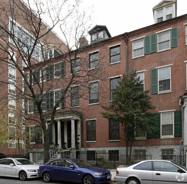 902 Spruce St, Philadelphia, PA à vendre - Photo de l’immeuble – Image 1 sur 1