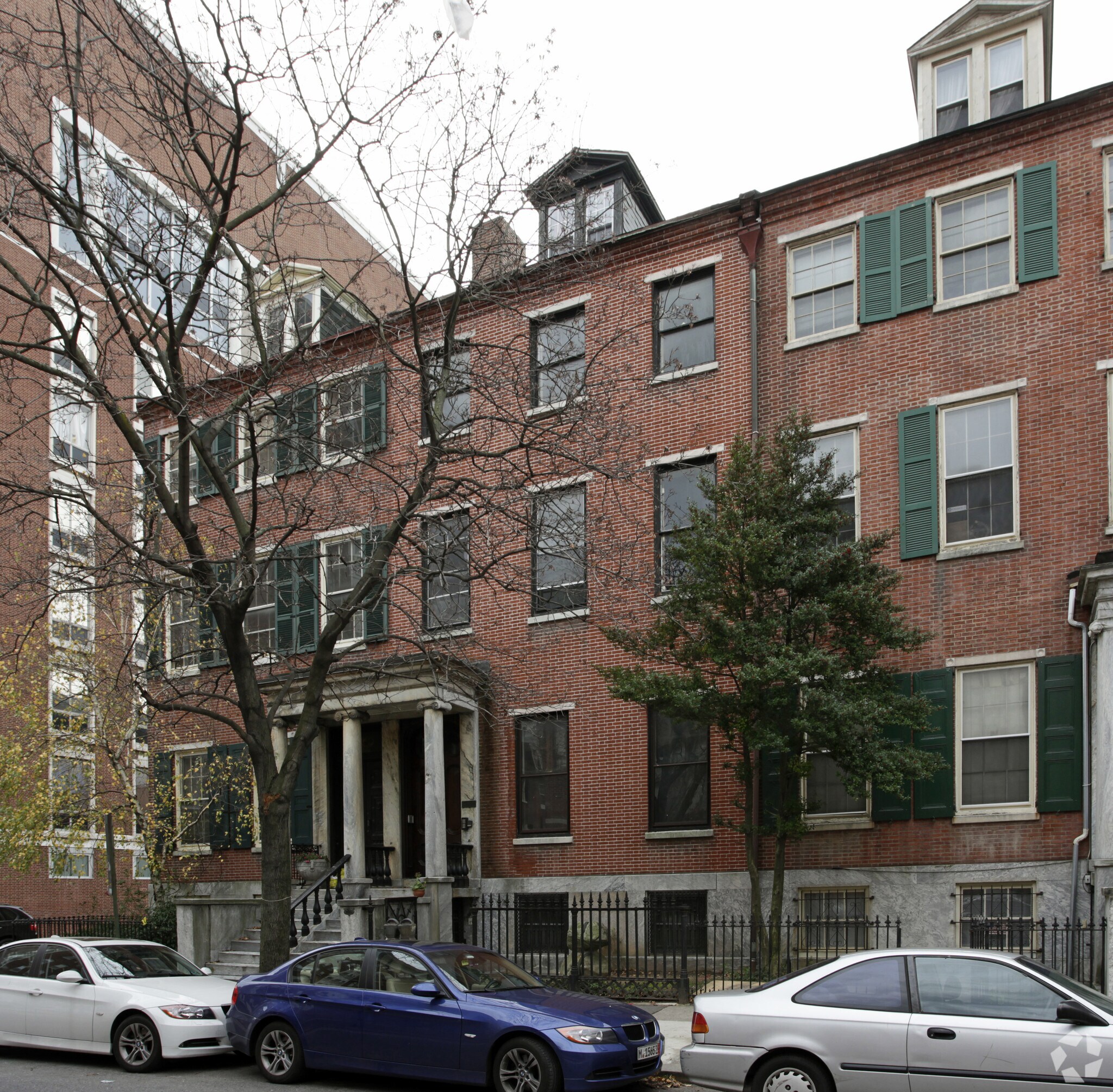 902 Spruce St, Philadelphia, PA à vendre Photo de l’immeuble– Image 1 sur 2