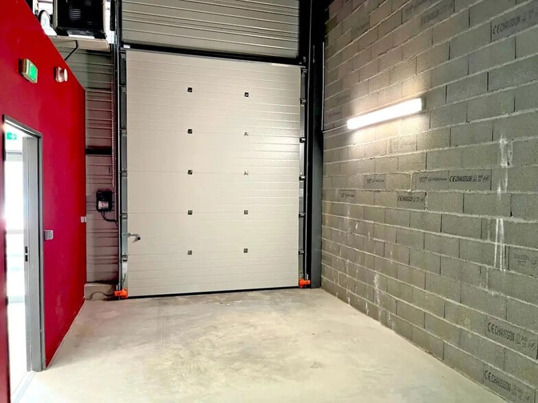 10 Rue Issac Newton, Plaisance-du-Touch à louer - Photo de l’immeuble – Image 2 sur 10