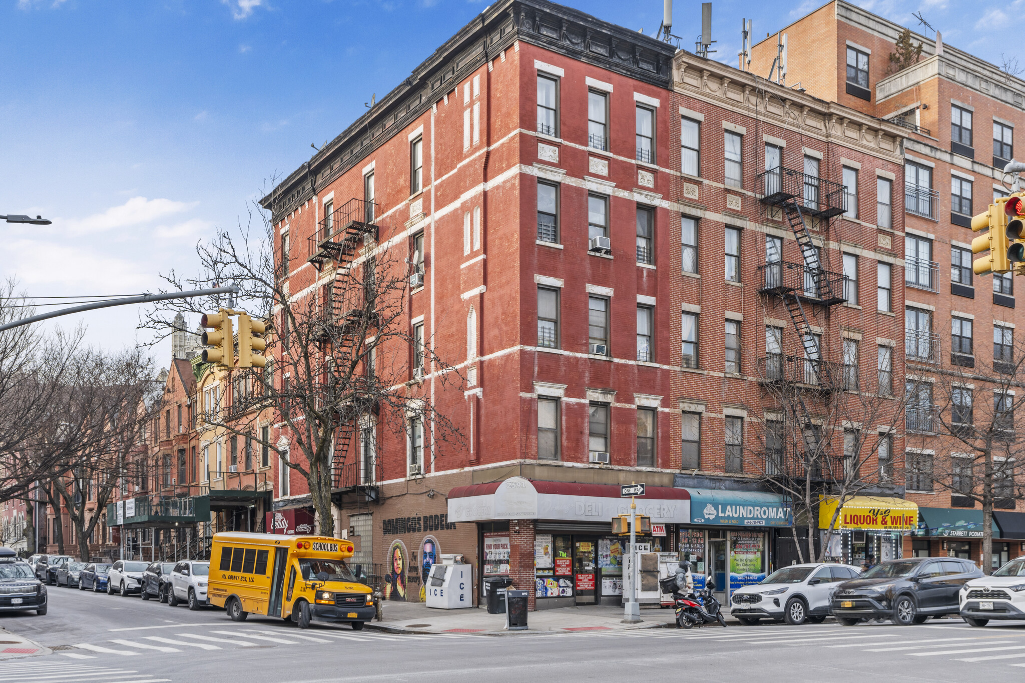 2591 Frederick Douglass Blvd, New York, NY à vendre Photo de l’immeuble– Image 1 sur 27