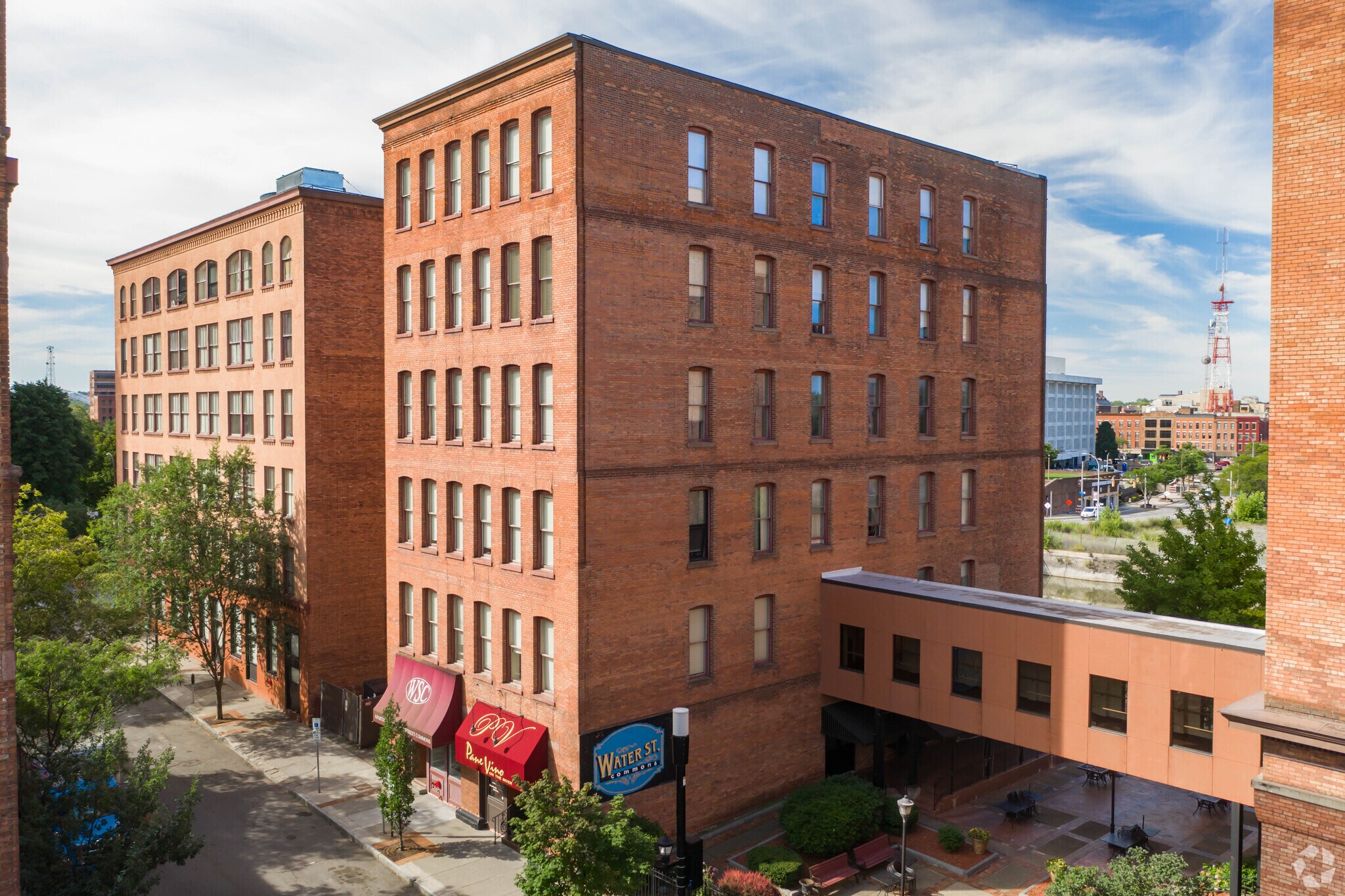 165-217 N Water St, Rochester, NY à louer Photo principale– Image 1 sur 11