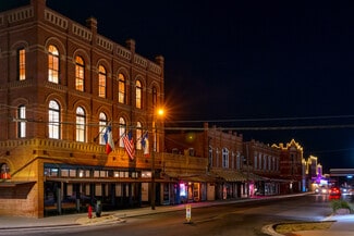 Plus de détails pour 119 W San Antonio St, Lockhart, TX - Bureau/Local commercial à louer