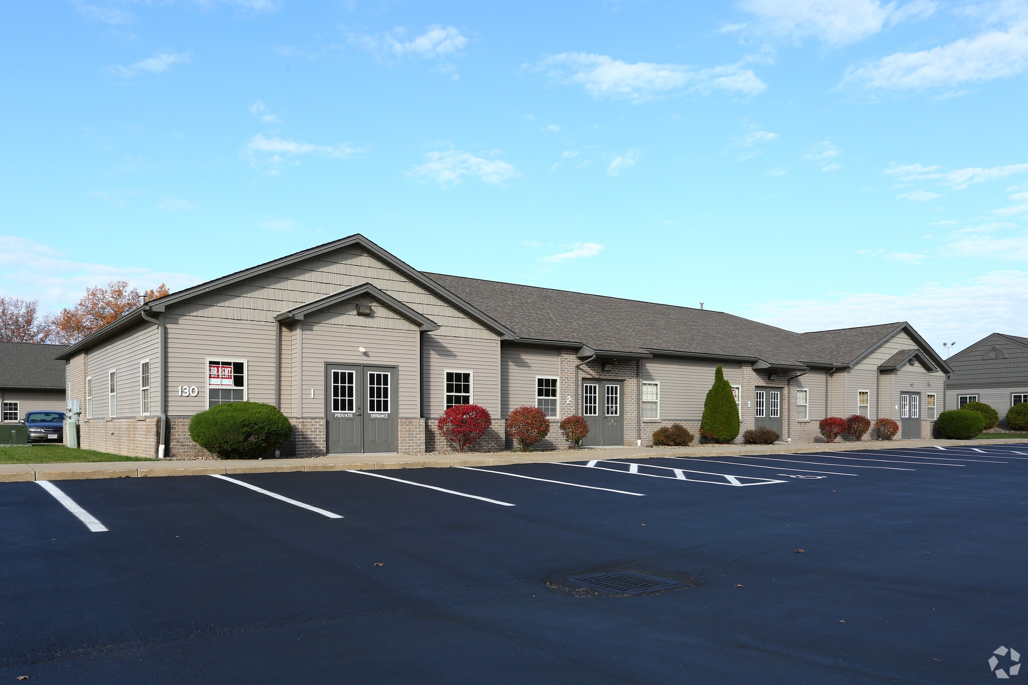 130 Westchester Dr, Youngstown, OH à vendre Photo principale– Image 1 sur 4